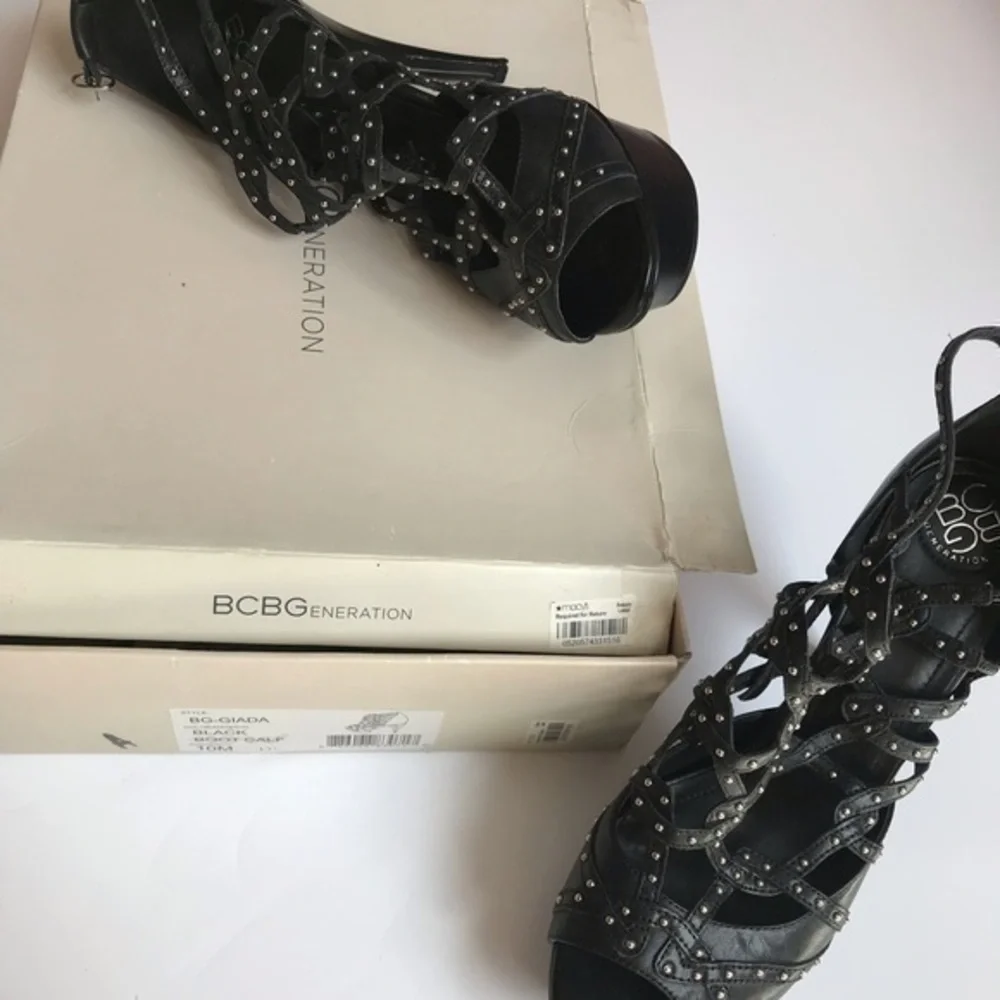 Bcbg platform leather sandal